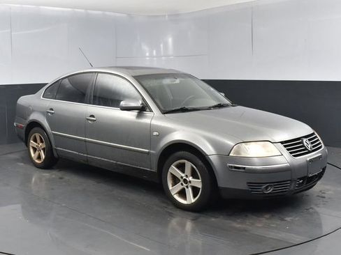 Used 2004 Volkswagen Passat GLX AWD/4WD image 1