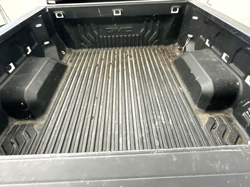 Used 2024 GMC Sierra 1500 Elevation image 30