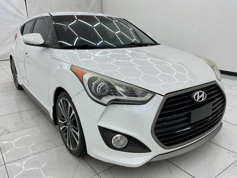 Used 2016 Hyundai Veloster Turbo FWD image 3