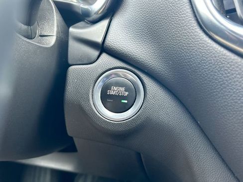 Used 2022 Chevrolet Equinox LT image 16