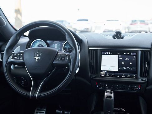 Used 2022 Maserati Levante Modena image 34