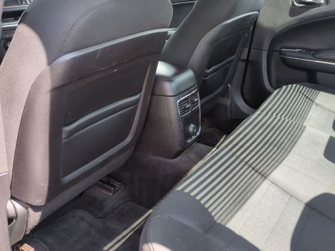 Used 2014 Dodge Charger SE RWD image 17