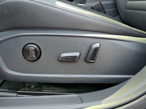 Used 2021 Volkswagen Jetta SE w/ SE Cold Weather Package FWD image 25