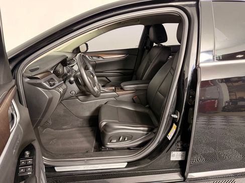 Used 2019 Cadillac XTS Luxury FWD image 2