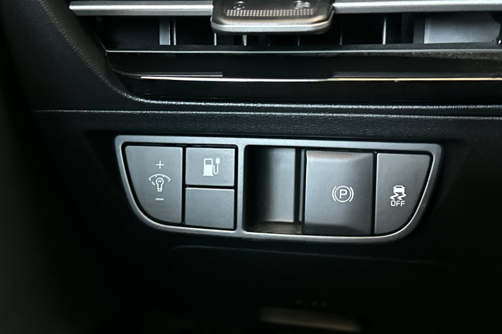 Certified 2024 Kia EV6 Light RWD image 31