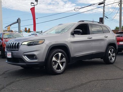 Used 2022 Jeep Cherokee Limited image 3