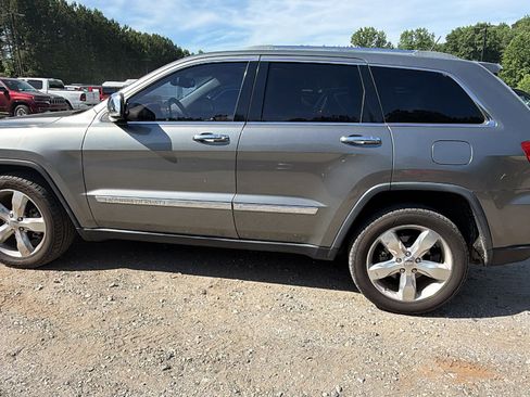 Used 2012 Jeep Grand Cherokee Overland Summit RWD image 11