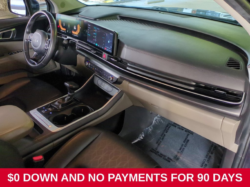Used 2025 Kia Carnival FWD image 32