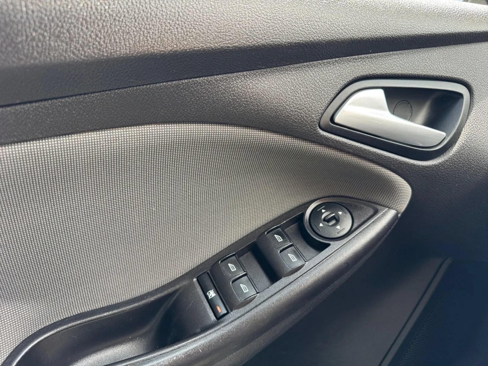 Used 2014 Ford Focus SE FWD image 20