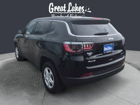 Used 2022 Jeep Compass Sport AWD/4WD image 3