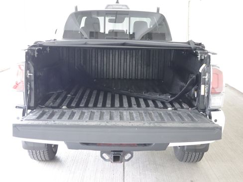 Used 2021 Toyota Tacoma TRD Sport w/ TRD Premium Sport Package AWD/4WD image 27