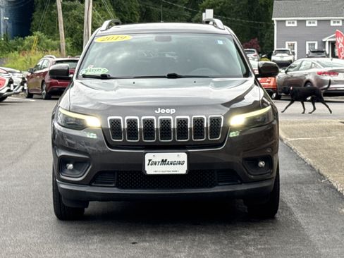 Used 2019 Jeep Cherokee Latitude Plus w/ Cold Weather Group AWD/4WD image 8