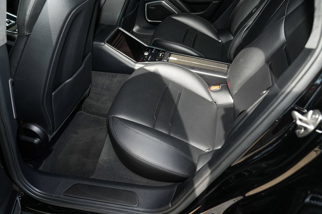 Certified 2018 Porsche Panamera Turbo AWD/4WD image 32