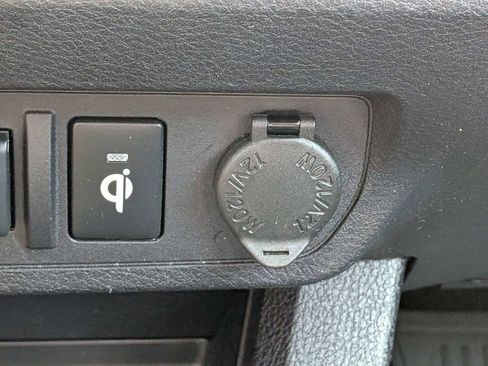 Used 2022 Toyota Tacoma Limited AWD/4WD image 27