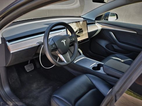 Used 2022 Tesla Model 3 RWD image 17