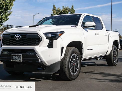 Used 2024 Toyota Tacoma TRD Sport w/ TRD Sport Upgrade Package AWD/4WD image 3