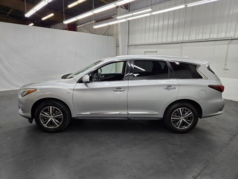 Used 2016 INFINITI QX60 AWD w/ Premium Package image 2