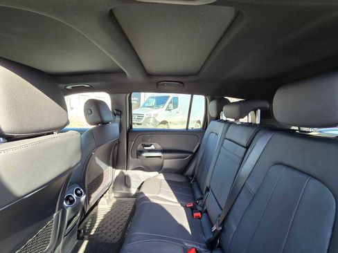 Used 2024 Mercedes-Benz GLB 250 4MATIC image 22