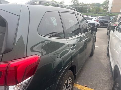 Used 2022 Subaru Forester Premium AWD/4WD image 8
