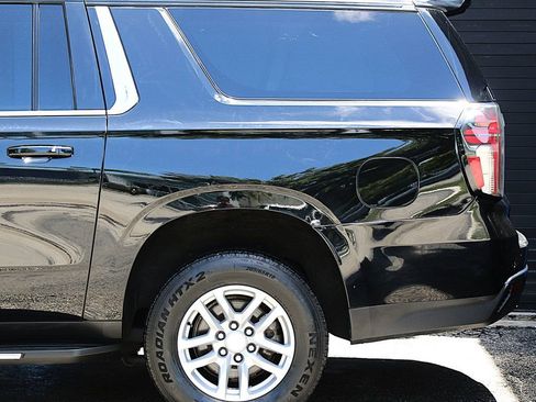 Used 2022 Chevrolet Suburban LT AWD/4WD image 21