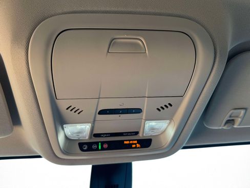 Used 2023 GMC Acadia Denali w/ Denali Technology Package image 28