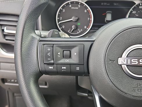 Used 2023 Nissan Rogue S image 23