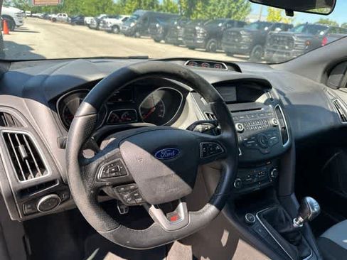 Used 2016 Ford Focus ST FWD image 7