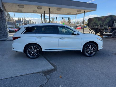 Used 2019 INFINITI QX60 Luxe w/ Sensory Package image 4