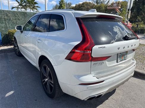 Used 2021 Volvo XC60 T5 Momentum w/ Protection Package Premier image 8
