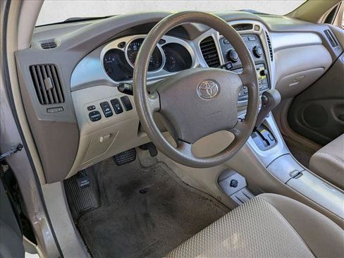 Used 2004 Toyota Highlander 4WD V6 image 10