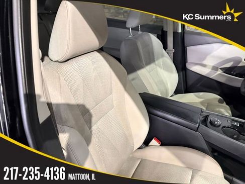 Certified 2025 Nissan Rogue SV image 30