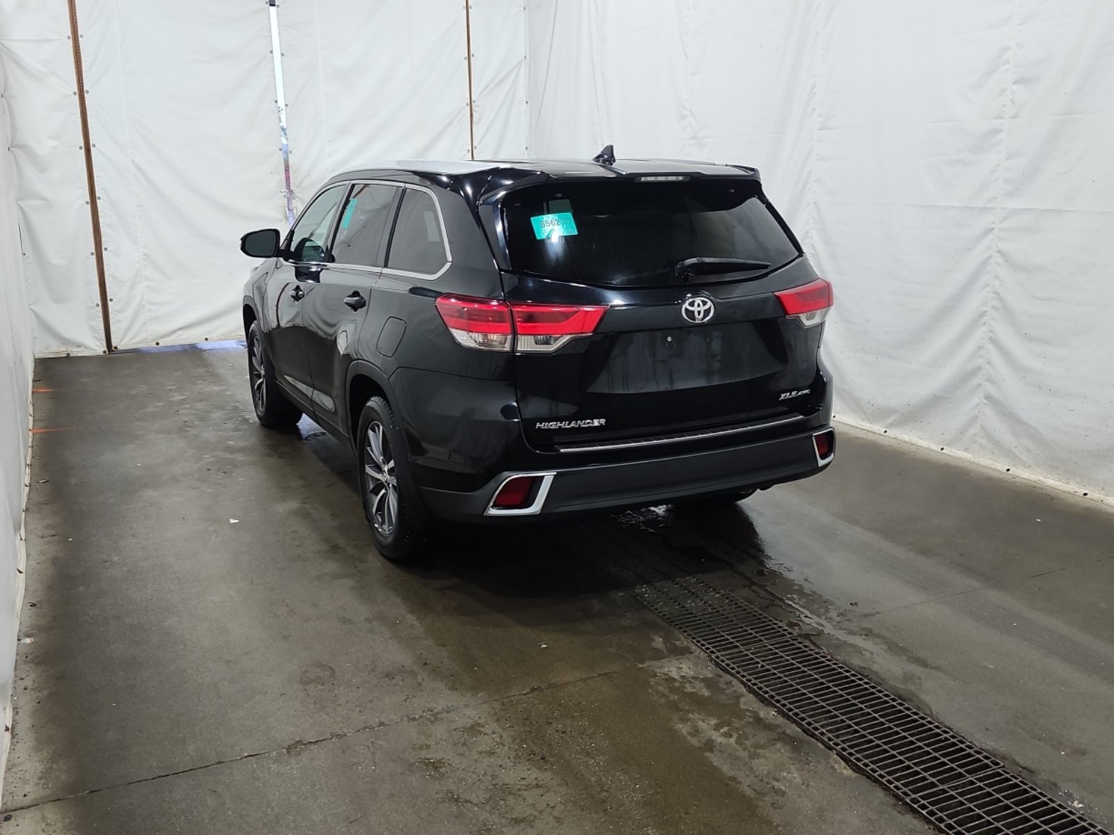 Used 2019 Toyota Highlander XLE AWD/4WD image 7