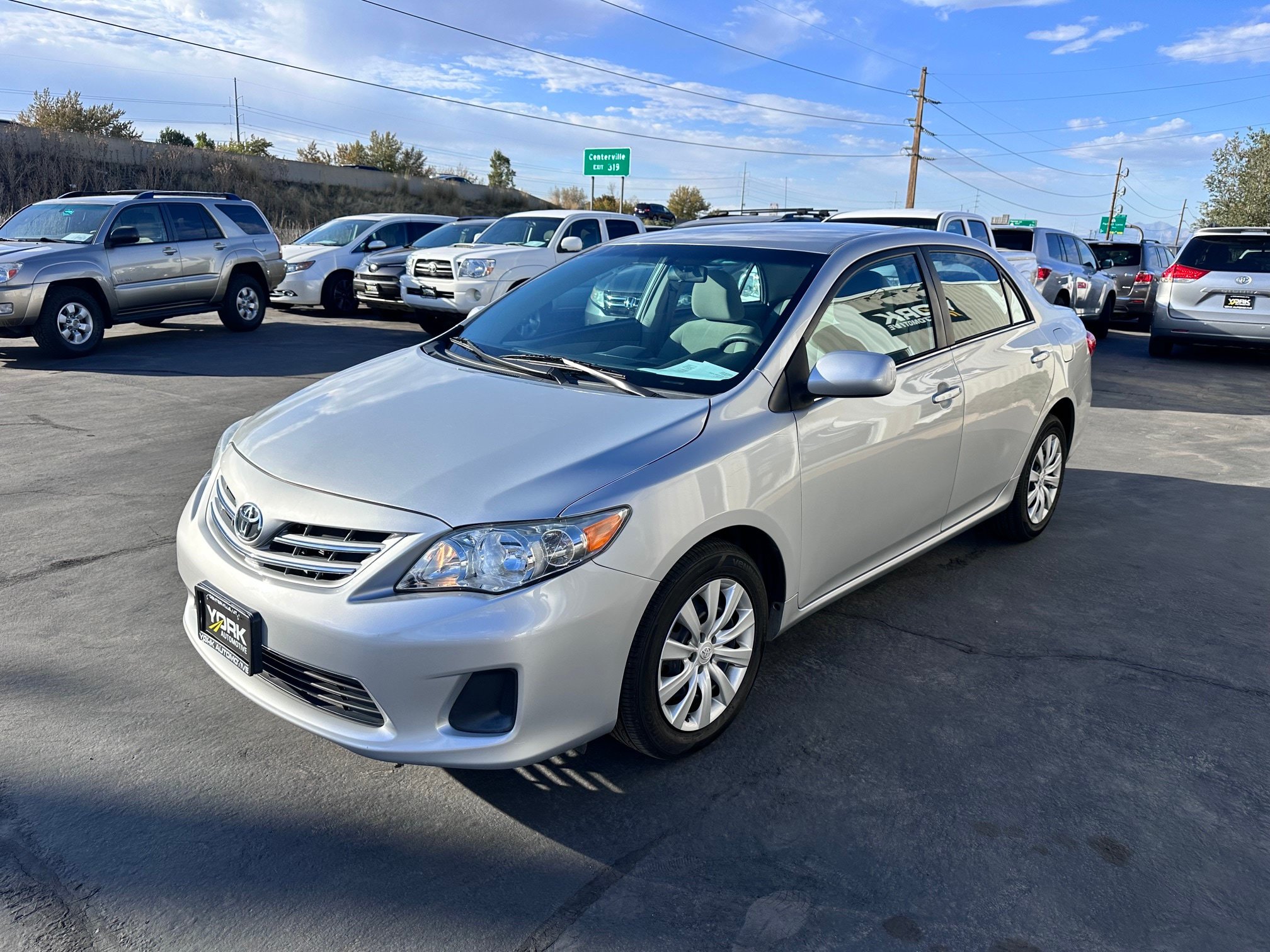 Used 2013 Toyota Corolla LE FWD image 2