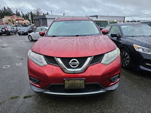 Used 2015 Nissan Rogue SV image 3