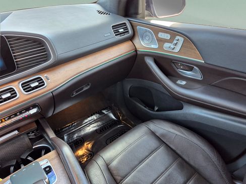 Used 2020 Mercedes-Benz GLS 450 4MATIC image 16