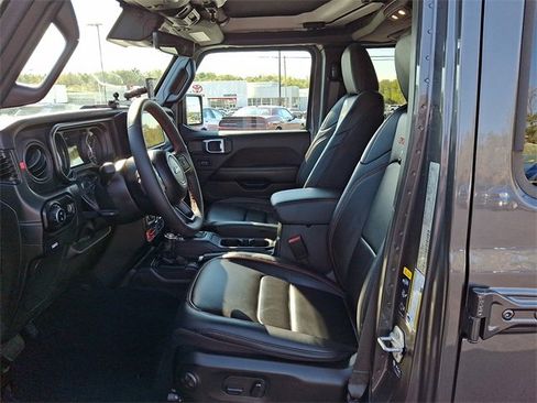 Used 2024 Jeep Gladiator Rubicon image 14