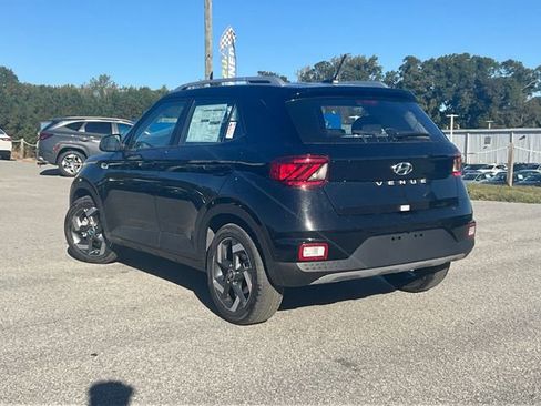 Used 2026 Hyundai Venue SEL image 3