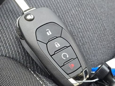 New 2026 Chevrolet Trax RS w/ Driver Confidence Package image 32