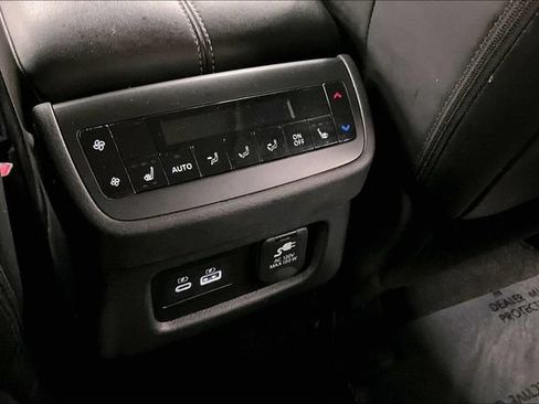 Used 2025 Nissan Pathfinder Platinum AWD/4WD image 34