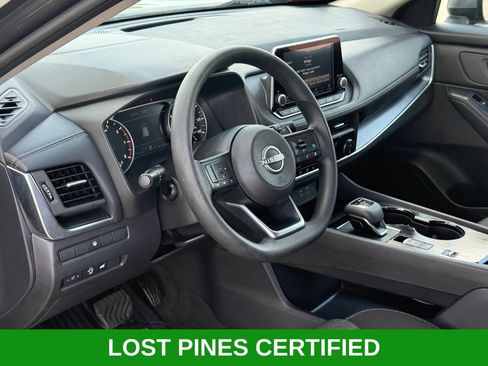 Used 2024 Nissan Rogue SV FWD image 10