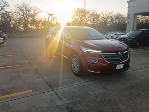 Used 2024 Buick Enclave Premium image 6
