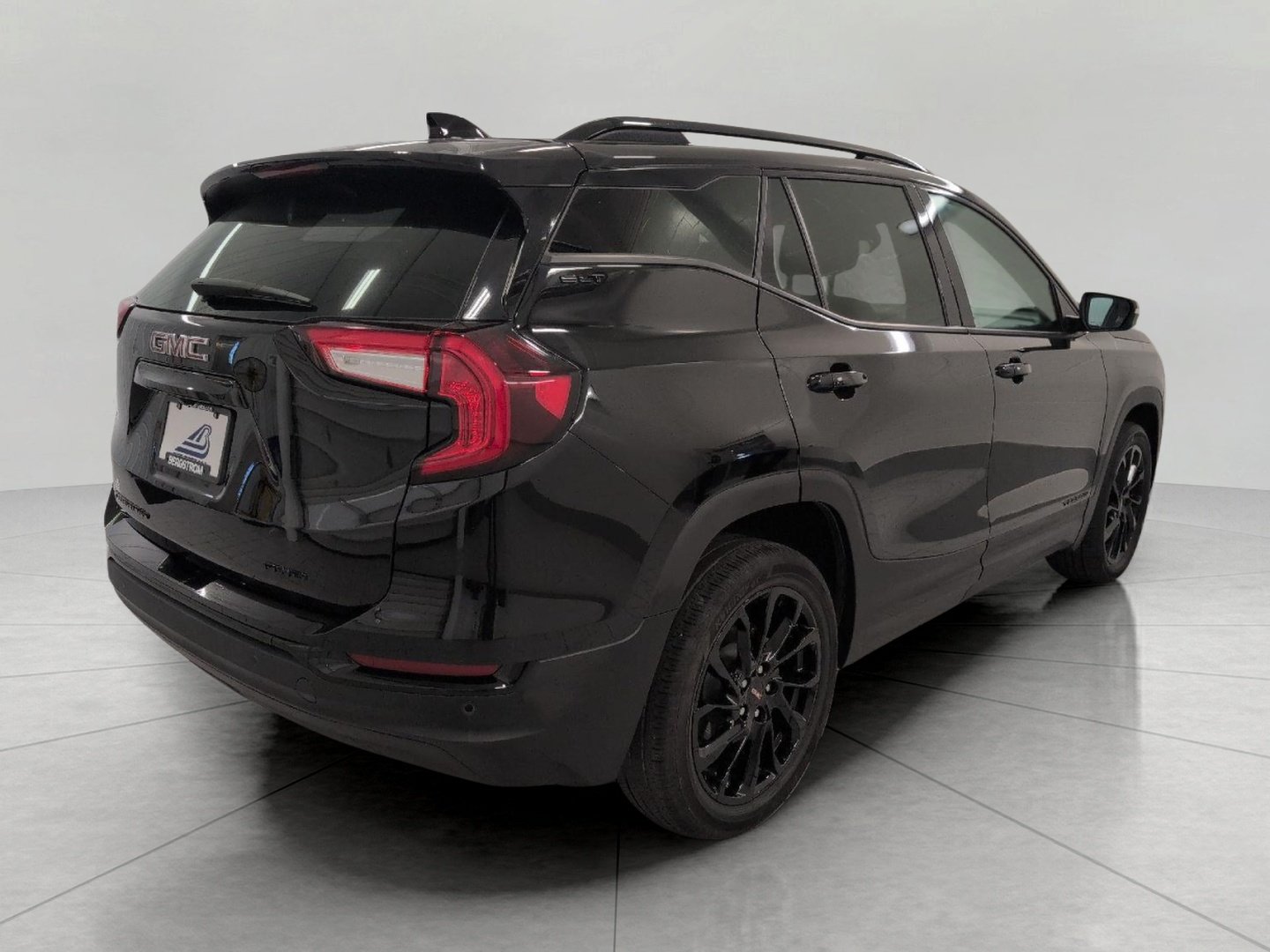 Used 2023 GMC Terrain SLT w/ Elevation Edition AWD/4WD image 19