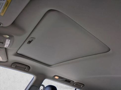 Used 2024 Nissan Armada SL w/ Captain's Chairs Package image 16