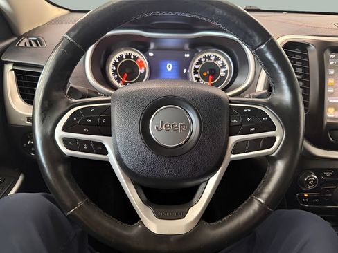 Used 2018 Jeep Cherokee Trailhawk w/ Quick Order Package 27L AWD/4WD image 19