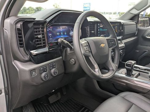 Used 2024 Chevrolet Silverado 1500 LTZ w/ LTZ Convenience Package II AWD/4WD image 17