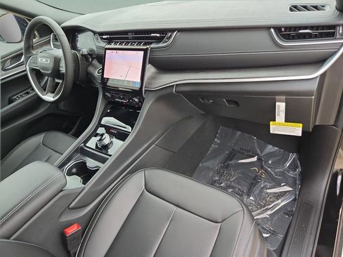 New 2025 Jeep Grand Cherokee L Limited RWD image 30