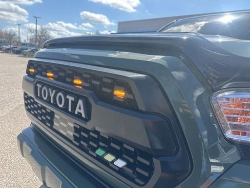 Used 2022 Toyota Tacoma TRD Sport image 8