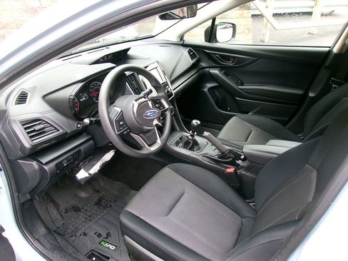 Used 2021 Subaru Crosstrek 2.0i image 11