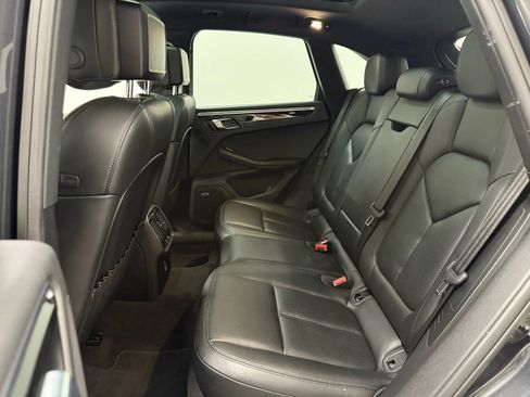 Used 2018 Porsche Macan S image 38