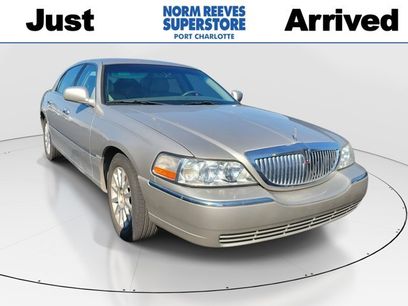 Used 2006 Lincoln Town Car Signature